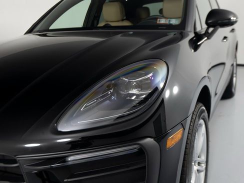 Certified 2025 Porsche Macan image 36