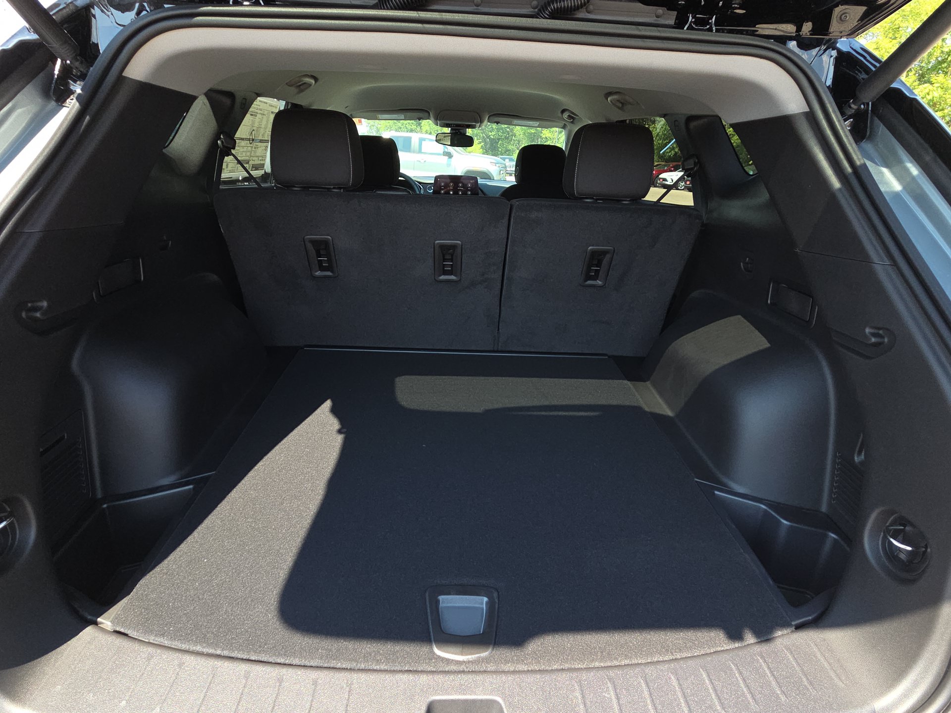 New 2026 Chevrolet Blazer LT w/ Convenience Package FWD image 32