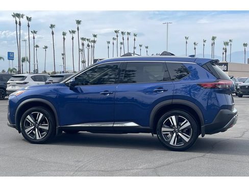 Used 2023 Nissan Rogue SL w/ SL Premium Package FWD image 2