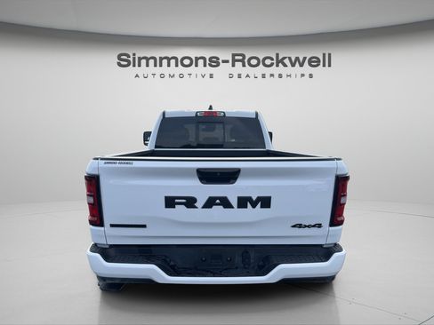 Used 2025 RAM 1500 Big Horn AWD/4WD image 4