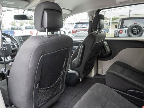 Used 2017 Dodge Grand Caravan SE w/ Power Window Group FWD image 18
