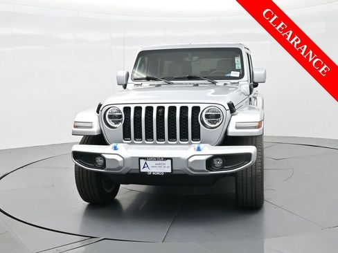 Used 2022 Jeep Wrangler Unlimited Sahara image 3