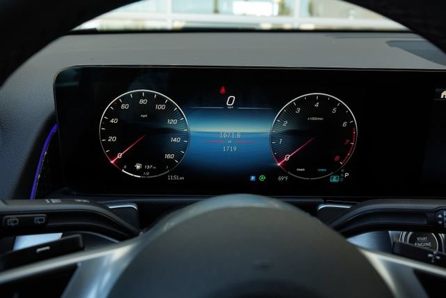Used 2025 Mercedes-Benz GLB 250 image 18