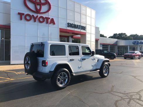 Used 2021 Jeep Wrangler Unlimited Sahara w/ Uconnect 4C Nav & Sound Group AWD/4WD image 2
