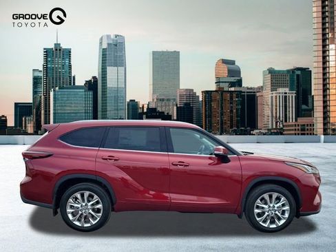 New 2026 Toyota Highlander Limited image 6