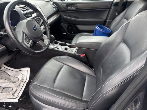 Used 2017 Subaru Outback 3.6R Limited image 18