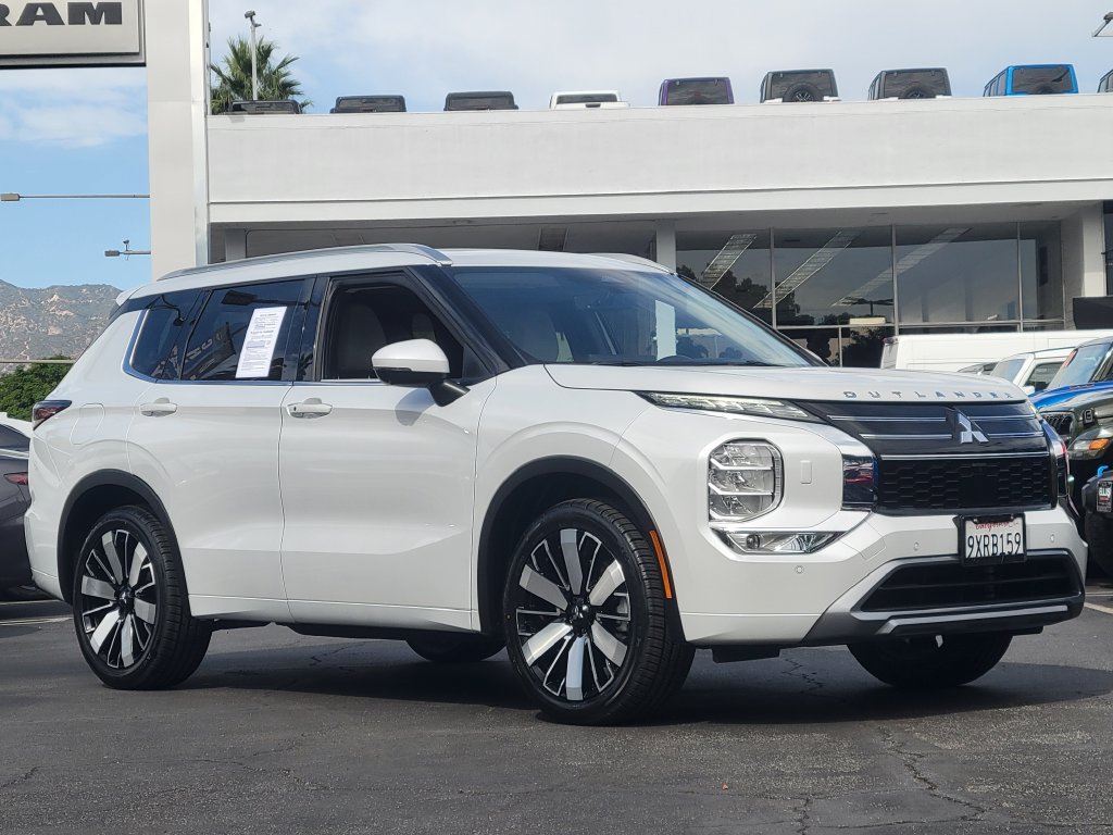 Used 2025 Mitsubishi Outlander SEL AWD/4WD image 34