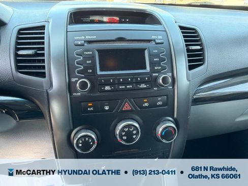 Used 2012 Kia Sorento LX w/ Convenience Pkg FWD image 8
