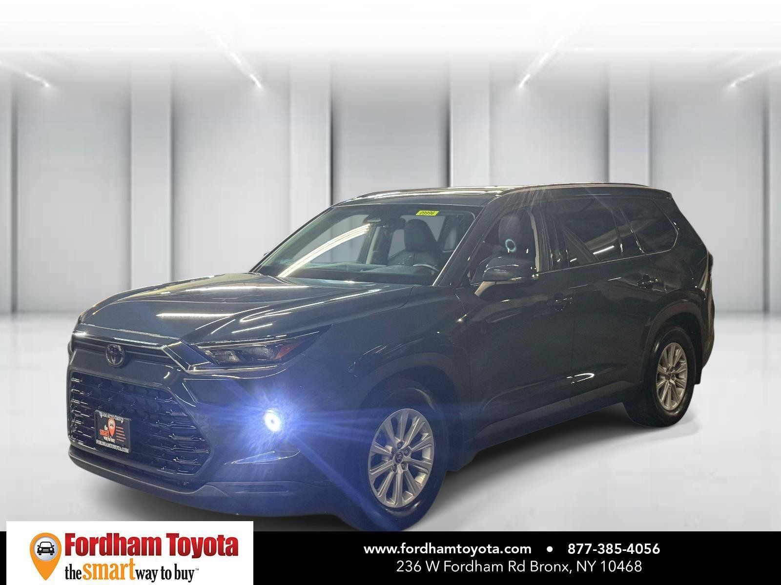 Used 2024 Toyota Grand Highlander AWD image 4