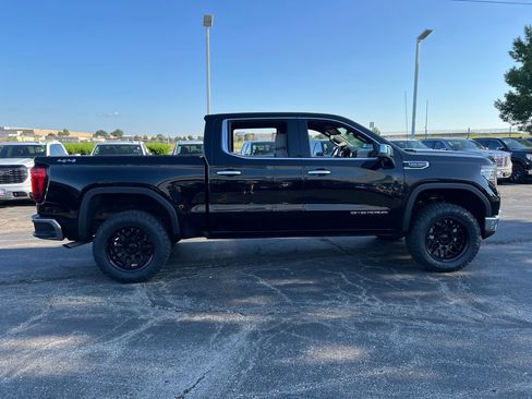 Used 2025 GMC Sierra 1500 SLT AWD/4WD image 5