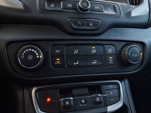 Certified 2023 GMC Terrain SLE w/ Elevation Edition image 9