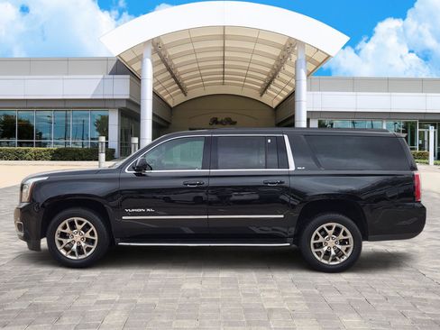 Used 2018 GMC Yukon XL SLT w/ Premium Edition image 3