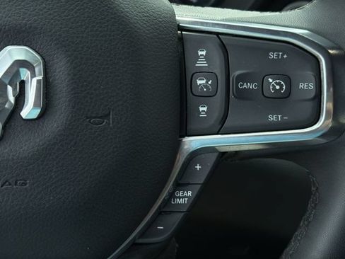 Used 2025 RAM 1500 Laramie AWD/4WD image 32