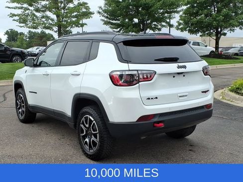 Used 2025 Jeep Compass Trailhawk AWD/4WD image 6