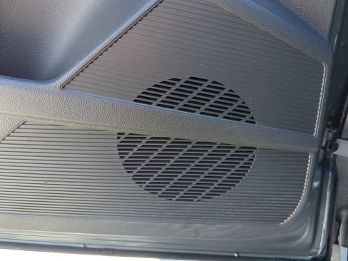 Certified 2023 Volkswagen Taos SE w/ Panoramic Sunroof Package FWD image 19