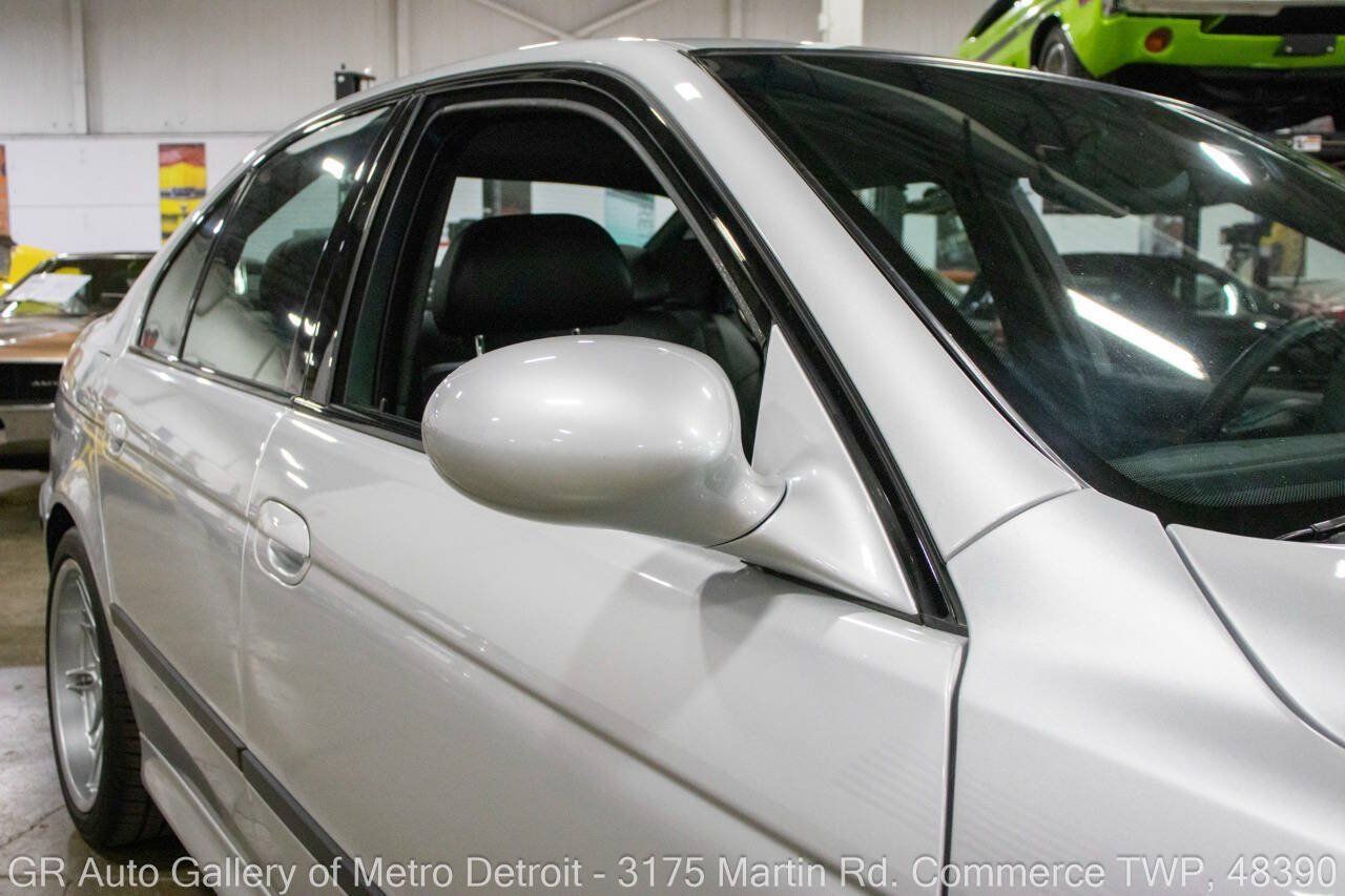 Used 2003 BMW M5 RWD image 36
