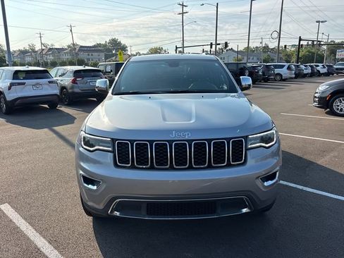 Used 2021 Jeep Grand Cherokee Limited w/ Sun & Sound Group AWD/4WD image 4