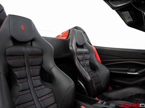 Used 2022 Ferrari F8 Tributo image 44