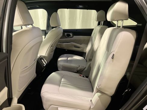 Used 2025 Kia Sorento SX Prestige image 26