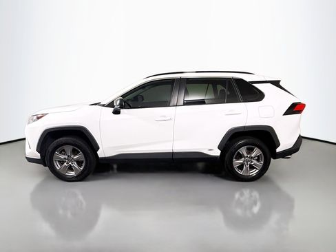 Used 2022 Toyota RAV4 LE image 6