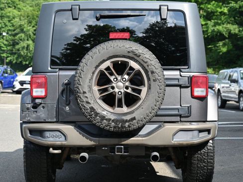 Used 2016 Jeep Wrangler Sahara AWD/4WD image 5