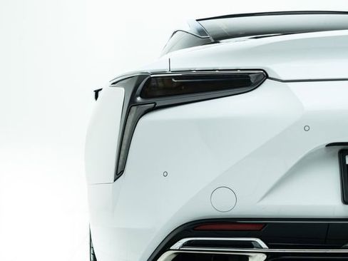 Used 2018 Lexus LC 500 Coupe w/ Touring Package image 17