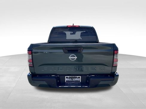 Used 2025 Nissan Frontier SV RWD image 8