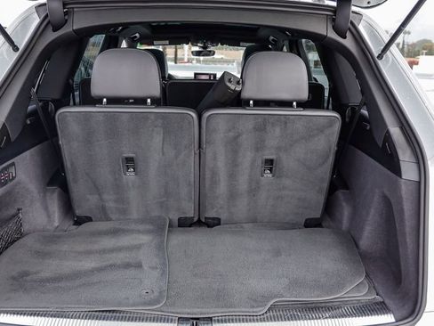 Used 2019 Audi Q7 3.0T Premium image 38