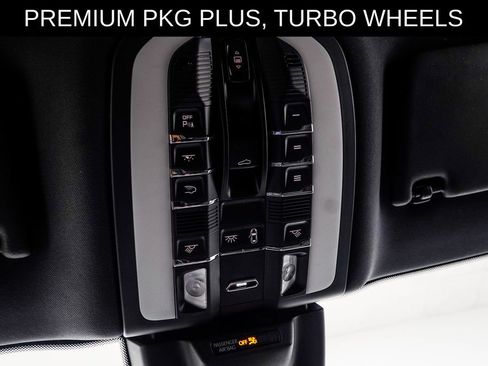Used 2022 Porsche Macan AWD/4WD image 37