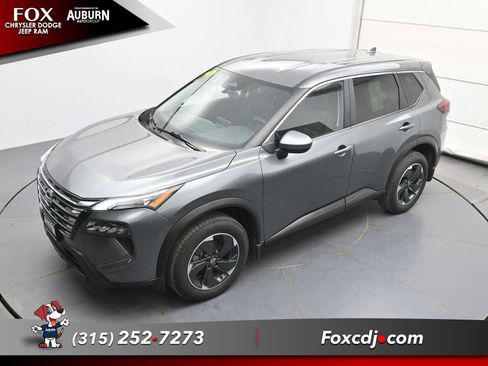 Used 2025 Nissan Rogue SV AWD/4WD image 29