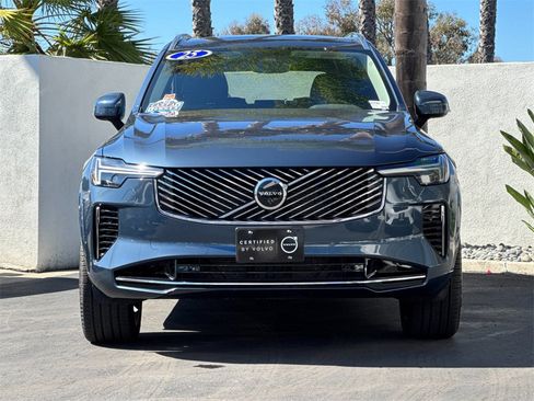 Certified 2025 Volvo XC90 B6 Plus image 8