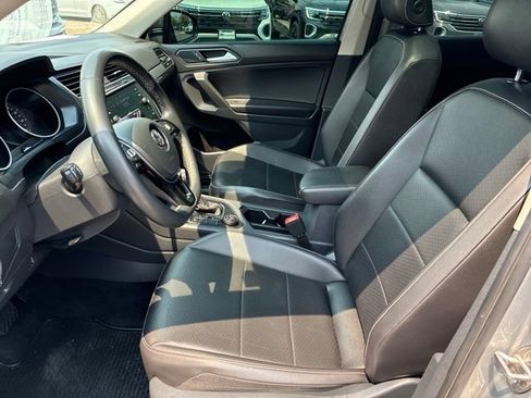 Used 2021 Volkswagen Tiguan SE AWD/4WD image 11