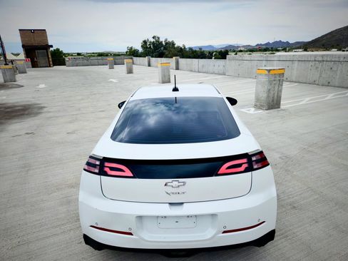 Used 2015 Chevrolet Volt Premium w/ Premium Trim Package image 5