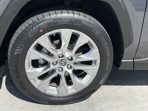 Certified 2019 Toyota RAV4 XLE Premium w/ Carpet Mat Package FWD image 8