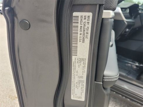 New 2025 Jeep Grand Cherokee Limited image 19