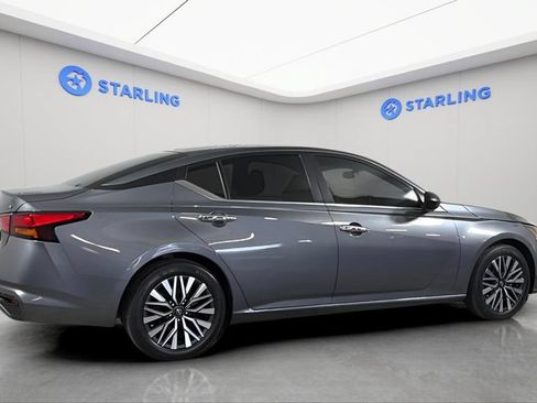 Used 2024 Nissan Altima 2.5 SV FWD image 10