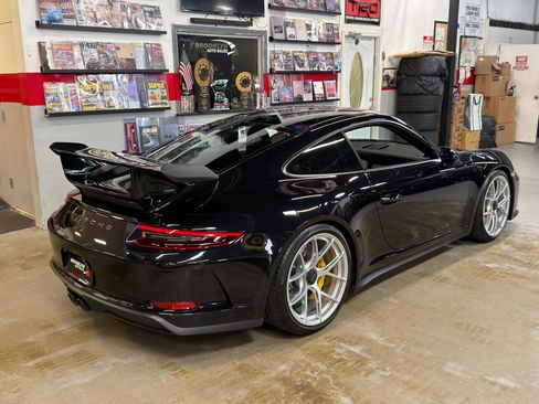 Used 2018 Porsche 911 GT3 RWD image 6