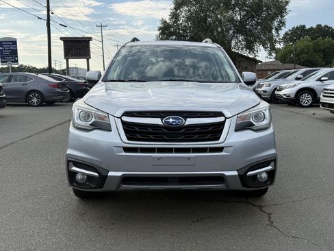 Used 2018 Subaru Forester 2.5i Touring AWD/4WD image 2