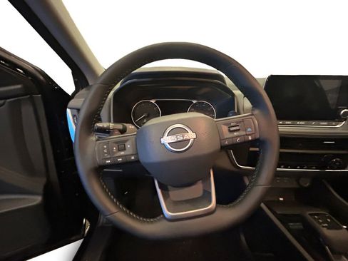 Used 2026 Nissan Rogue SV image 13