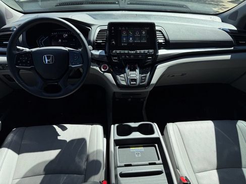Used 2023 Honda Odyssey Elite image 16