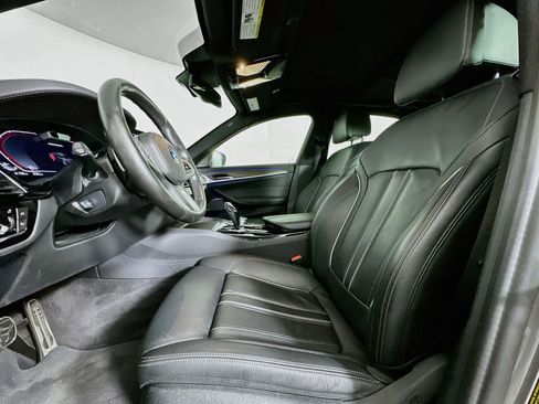 Used 2022 BMW M550i xDrive AWD/4WD image 13