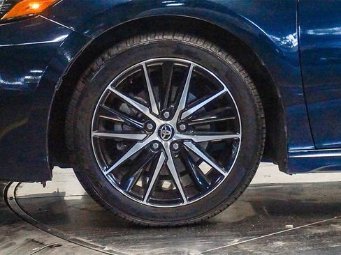 Used 2021 Toyota Camry SE image 9