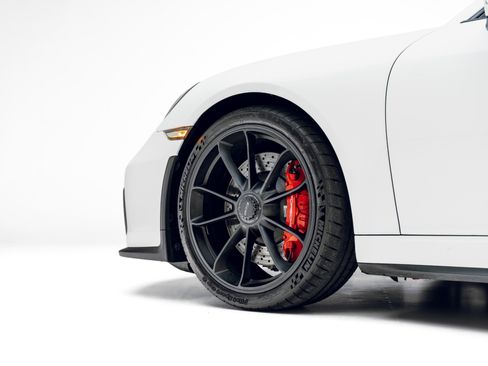 Used 2018 Porsche 911 GT3 RWD image 18
