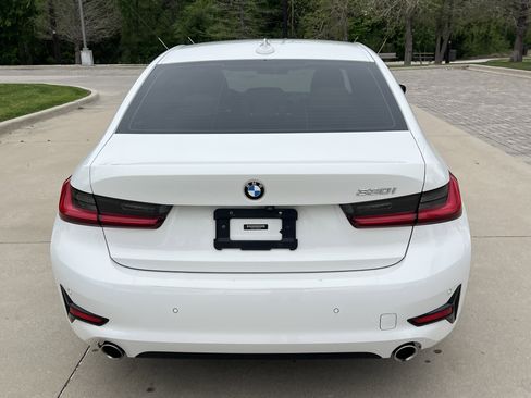 Used 2019 BMW 330i Sedan w/ Driving Assistance Package image 9
