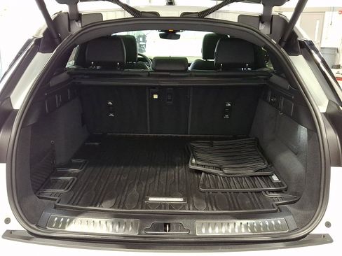 Certified 2026 Land Rover Range Rover Velar Dynamic SE image 28