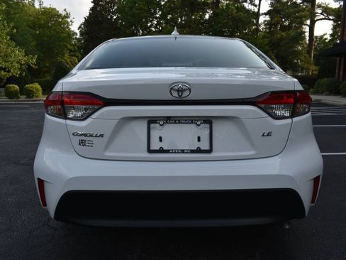 Used 2025 Toyota Corolla LE FWD image 6