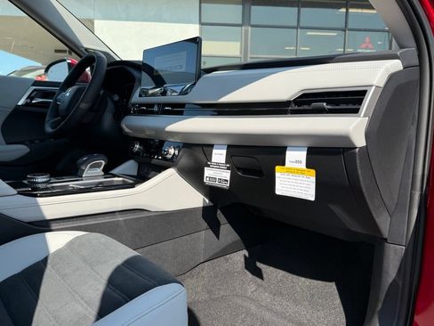 New 2026 Mitsubishi Outlander SE AWD/4WD image 18