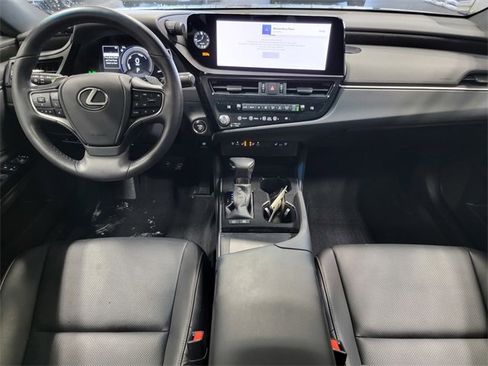 Used 2024 Lexus ES 300h 300h image 18