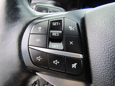 Used 2020 Ford Explorer Platinum w/ Premium Technology Package AWD/4WD image 20