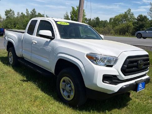 Used 2022 Toyota Tacoma SR w/ SR Convenience Package AWD/4WD image 7